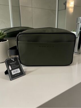 Perry Ellis Olive Green Men's Travel Kit Toiletry Bag - New